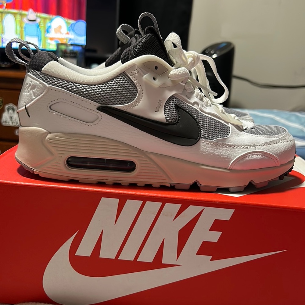 Nike Air Max Futura